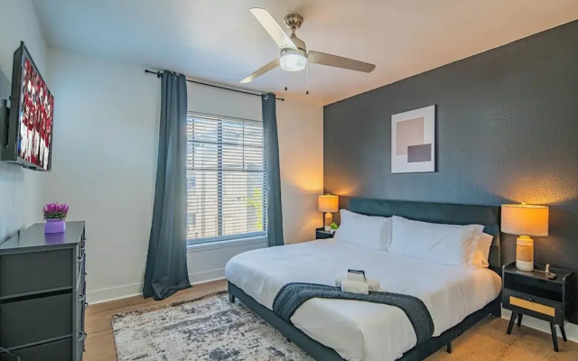 3 Bedrooms Executive Apartment with balcony