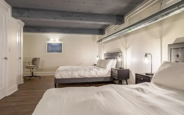 2 Bedrooms Apartment