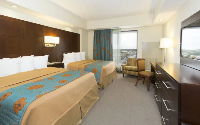 Luxury Quadruple Suite with city view