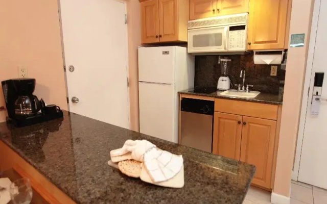 1 Bedroom Suite with balcony and with ocean view