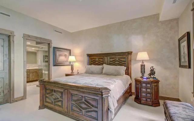 Deluxe Apartment