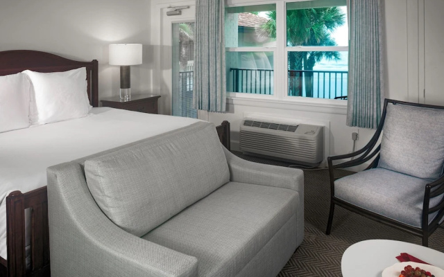 Standard Double room with partial ocean view