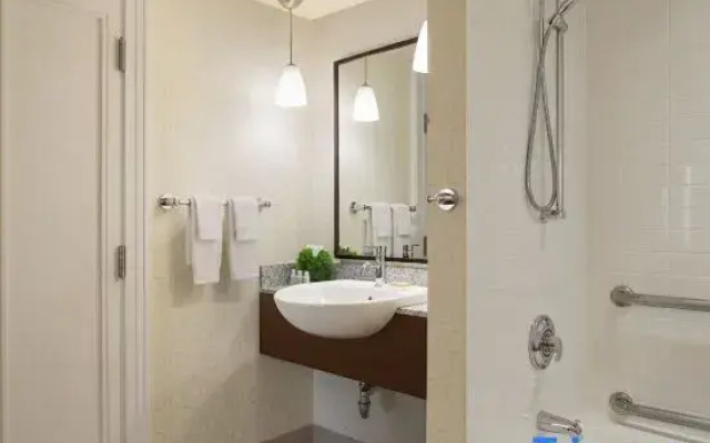 Guest room with harbour view
