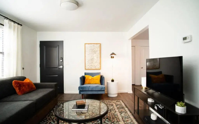 2 Bedrooms Apartment