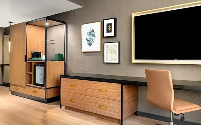 Standard Double room with partial view