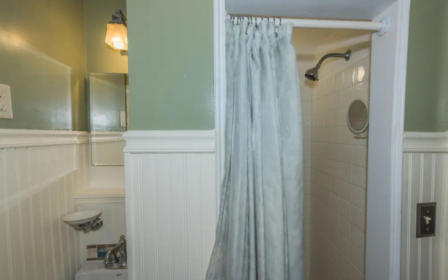 2 Bedrooms Suite