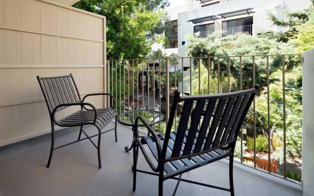 1 Bedroom Executive Quadruple Suite with garden view