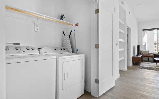 2 Bedrooms Apartment