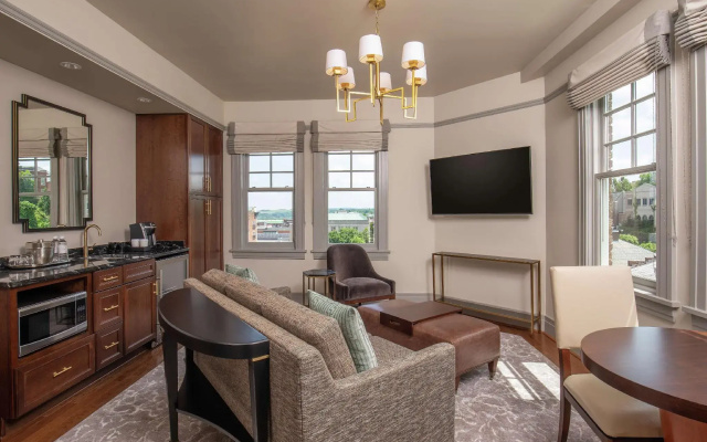 2 Bedrooms Double Suite