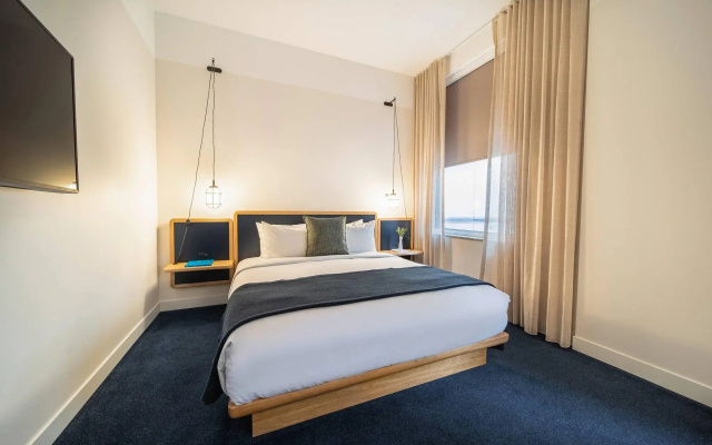 Standard Double room with partial view