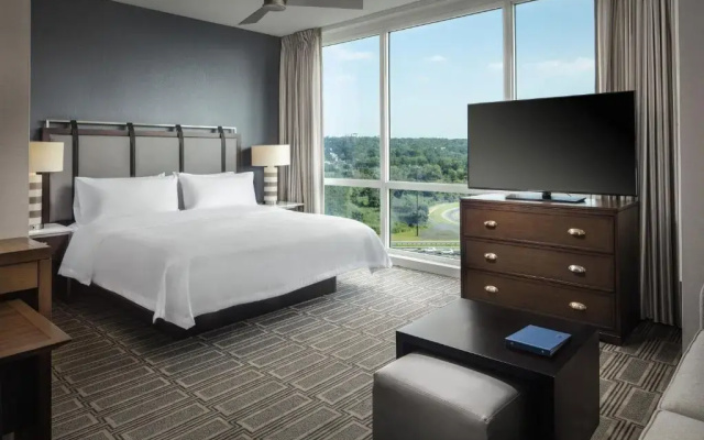 Hearing Accessible Double Suite