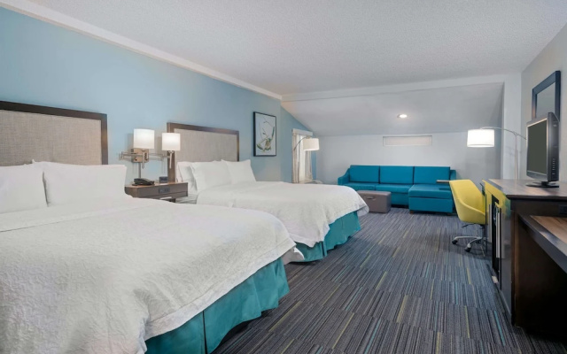LARGER Quadruple NONSMOKING room