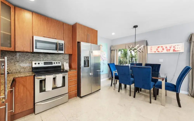 2 Bedrooms Deluxe Suite with garden view