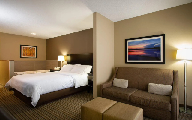Suite with lake view