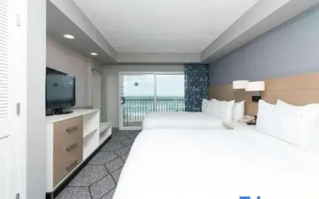 2 Bedrooms Double Suite oceanfront