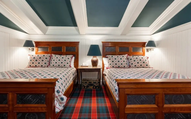 Grand room