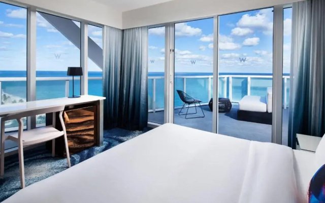 1 Bedroom Oasis Double Suite with balcony and oceanfront