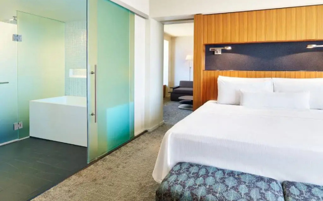 Corner Executive Double Suite