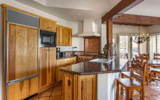 Suite with mountain view