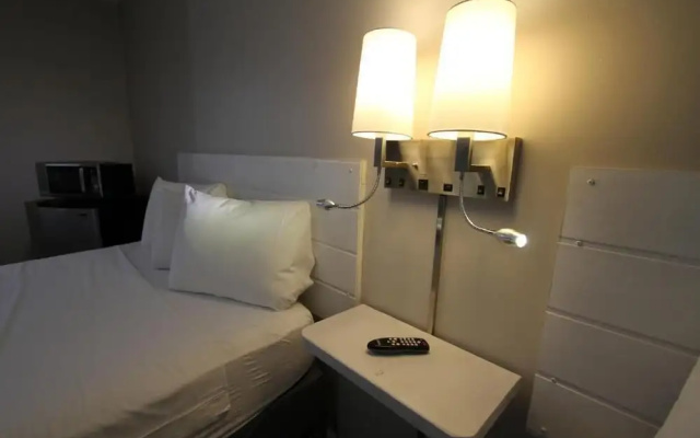 Deluxe Quadruple room with pool view