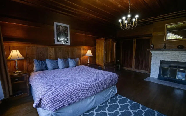 Premier room