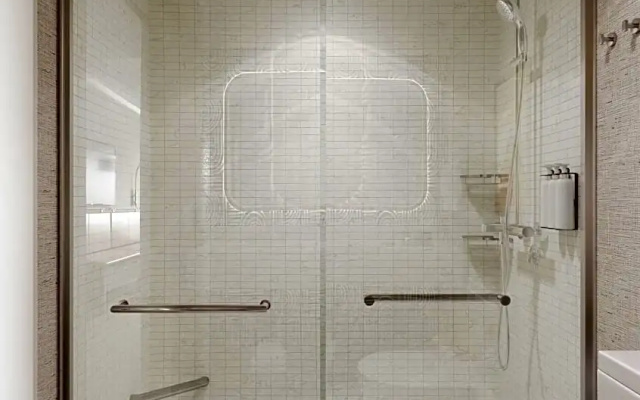 Standard room with pool view
