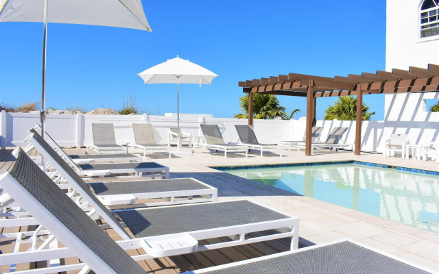 2 Bedrooms Suite with partial ocean view
