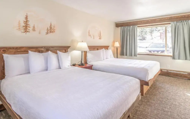 Standard Quadruple room with river view