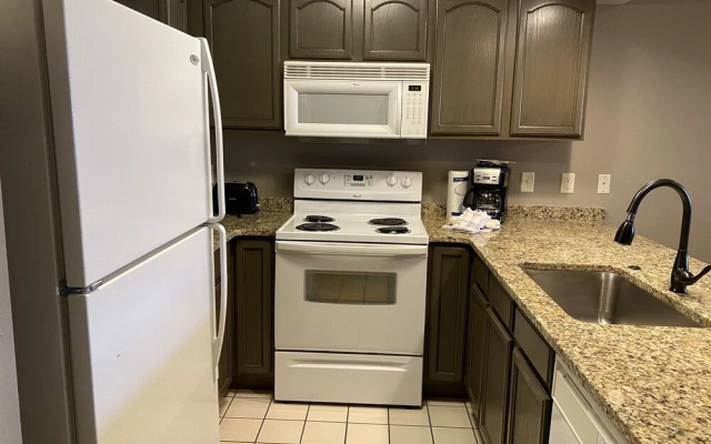 1 Bedroom Penthouse Suite with lake view