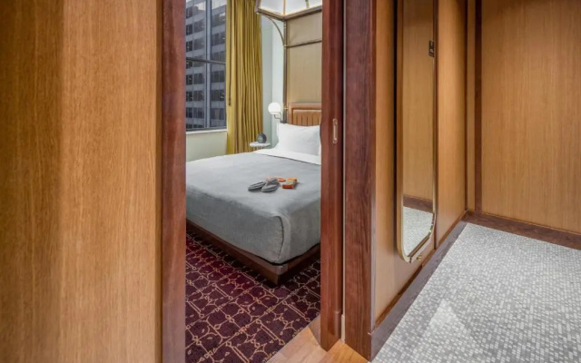 1 Bedroom Double Suite with view