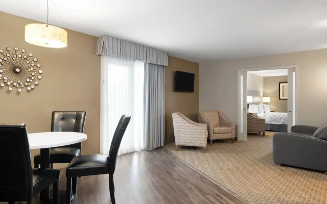1 Bedroom Luxury Suite