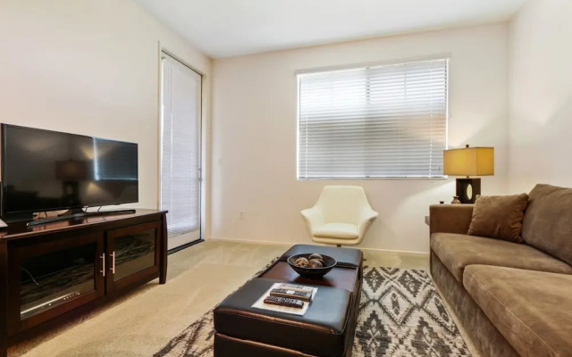 2 Bedrooms Luxury Apartment