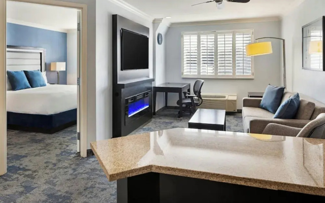 1 Bedroom Suite with city view