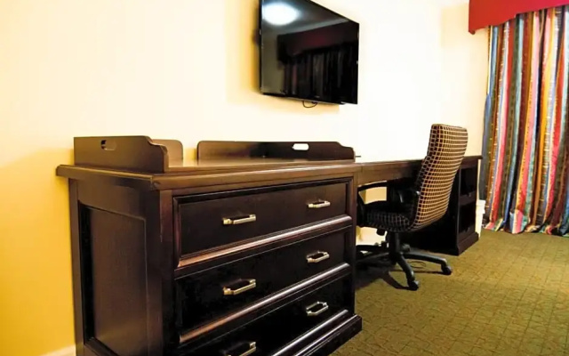 Deluxe Quadruple room with balcony