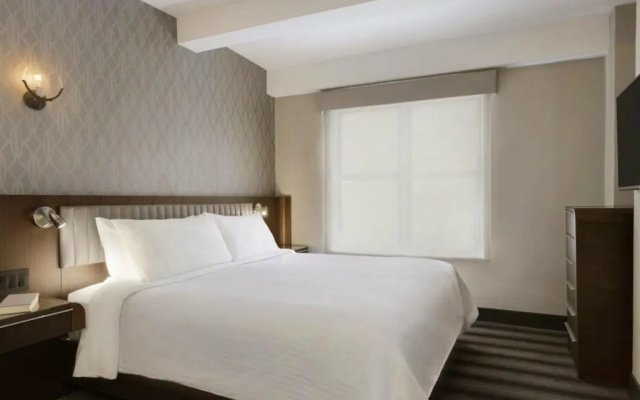 Signature Double Suite