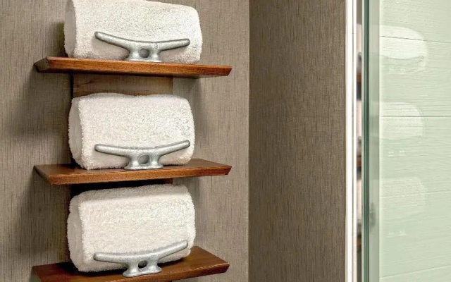 Suite with harbour view