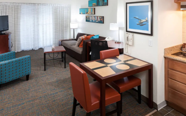 1 Bedroom Suite with lake view
