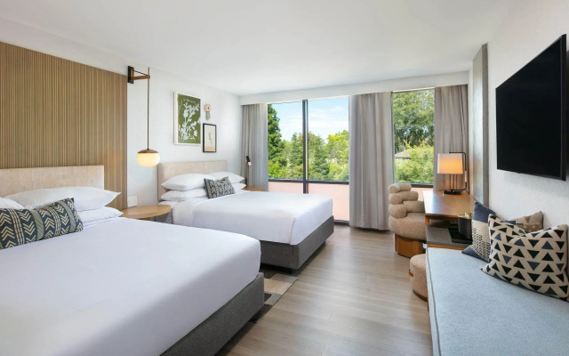 Deluxe Quadruple room with balcony and with city view