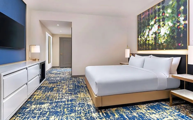 Deluxe room with city view