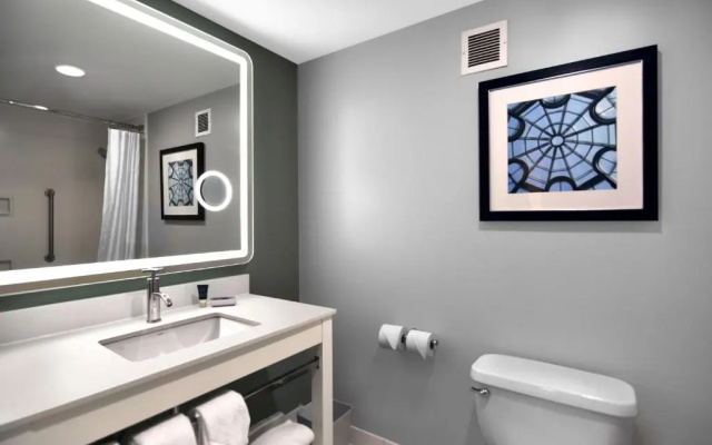 Deluxe Double room with city view