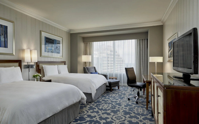 Deluxe Quadruple room with city view