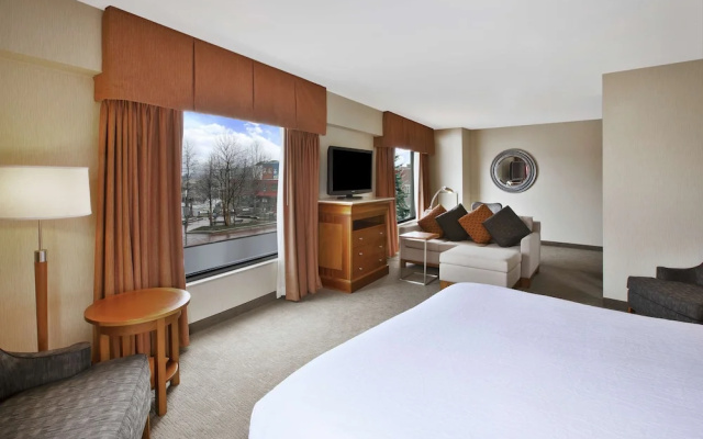 Corner Double room with water view