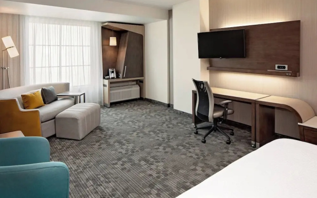 Standard Double room with city view