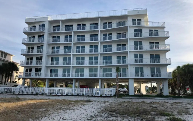 2 Bedrooms Suite with bay view