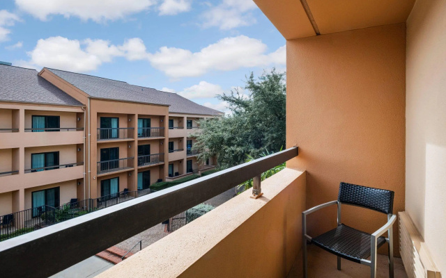 Standard Double room with balcony and with courtyard view