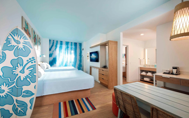 2 Bedrooms Suite with water view