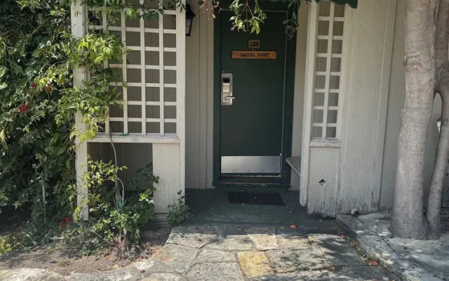Standard Cottage