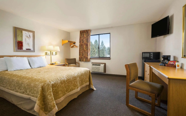 Standard Double Basement room