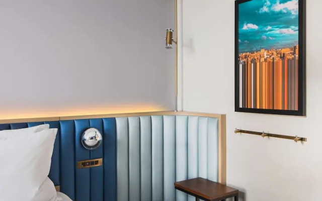 Hearing Accessible Triple (Bunk Beds 1 Twin Bed Over 1 King Bed) room