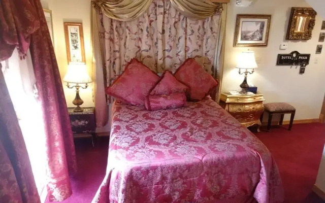 Deluxe Double Suite